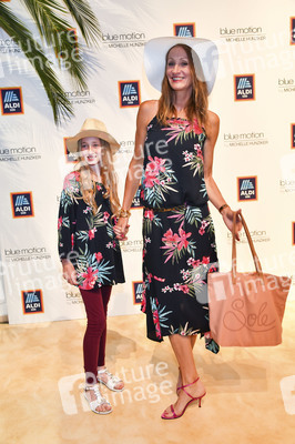 Fashion Show der Damen Beachwear Kollektion 2019 von ALDI Süd in München