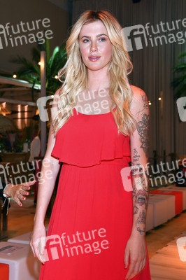 Fashion Show der Damen Beachwear Kollektion 2019 von ALDI Süd in München