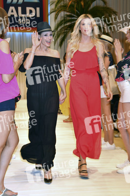 Fashion Show der Damen Beachwear Kollektion 2019 von ALDI Süd in München
