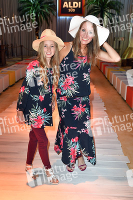 Fashion Show der Damen Beachwear Kollektion 2019 von ALDI Süd in München