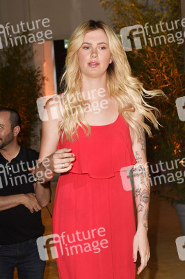 Fashion Show der Damen Beachwear Kollektion 2019 von ALDI Süd in München