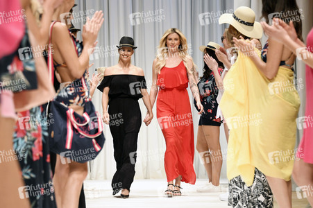 Fashion Show der Damen Beachwear Kollektion 2019 von ALDI Süd in München