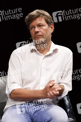 Robert Habeck und Harald Welzer auf der phil.cologne 2019 in Köln