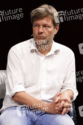 Robert Habeck und Harald Welzer auf der phil.cologne 2019 in Köln