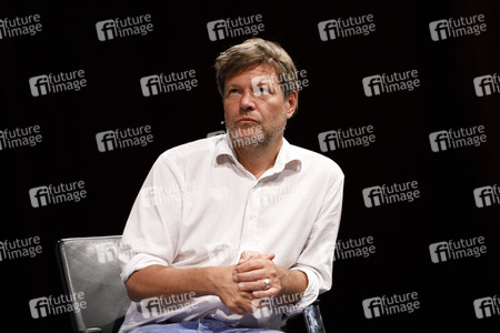 Robert Habeck und Harald Welzer auf der phil.cologne 2019 in Köln