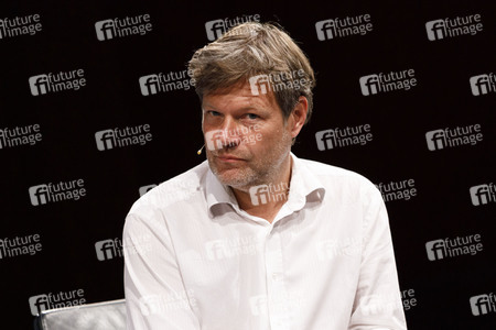 Robert Habeck und Harald Welzer auf der phil.cologne 2019 in Köln