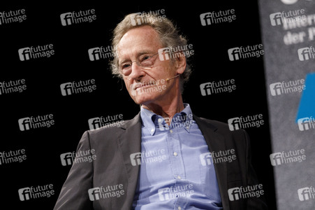 Bernhard Schlink und Tobias Rosefeldt auf der phil.cologne 2019 in Köln