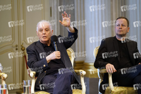 Pressekonferenz zur Zukunft der Staatsoper Unter den Linden in Berlin