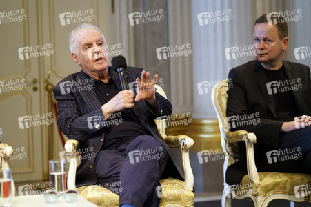 Pressekonferenz zur Zukunft der Staatsoper Unter den Linden in Berlin