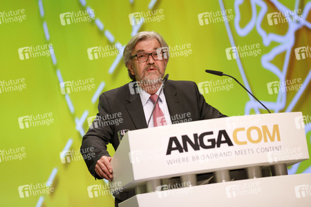 Breitbandgipfel 'Glasfaserausbau im Faktencheck' in Köln