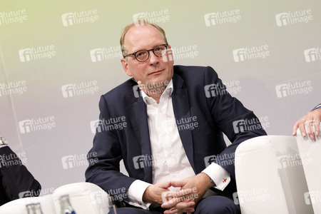 Breitbandgipfel 'Glasfaserausbau im Faktencheck' in Köln