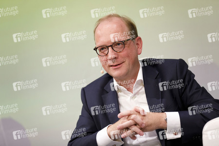 Breitbandgipfel 'Glasfaserausbau im Faktencheck' in Köln