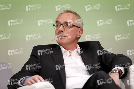 Breitbandgipfel 'Glasfaserausbau im Faktencheck' in Köln