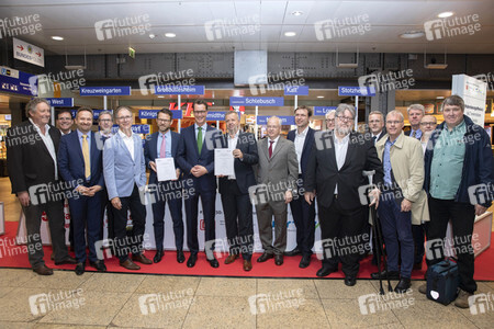 Unterzeichnung der MOF 3-Vereinbarung in Köln