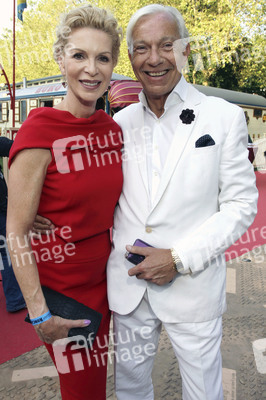 Premiere Circus Roncalli in Hamburg