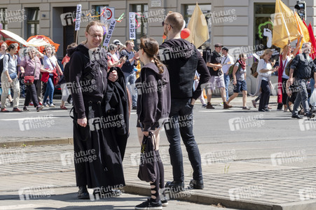 Marsch füru Jesus und Marsch für Satan in Leipzig