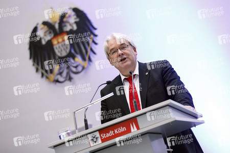 Eintrag von Axel Freimuth in das Goldene Buch der Stadt Köln