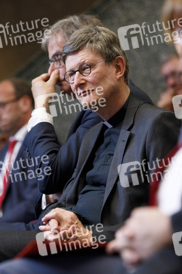 Eintrag von Axel Freimuth in das Goldene Buch der Stadt Köln