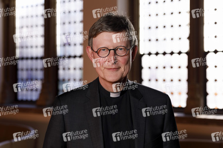 Eintrag von Axel Freimuth in das Goldene Buch der Stadt Köln