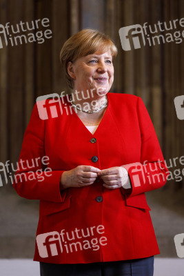 Eintrag von Bundeskanzlerin Angela Merkel in das Goldene Buch der Stadt Köln