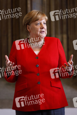 Eintrag von Bundeskanzlerin Angela Merkel in das Goldene Buch der Stadt Köln