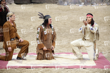 Pressetermin 'Unter Geiern - Der Sohn des Bärenjägers' in Bad Segeberg