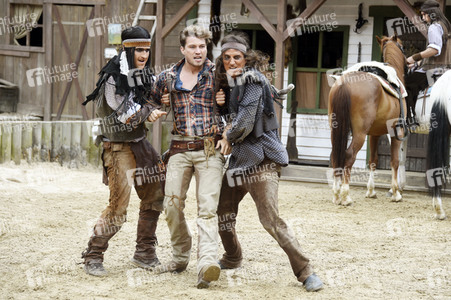 Pressetermin 'Unter Geiern - Der Sohn des Bärenjägers' in Bad Segeberg