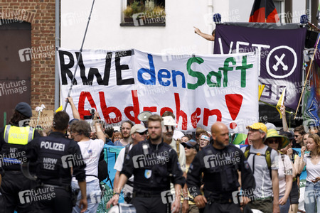 'Ende Gelände' Demonstration in Hochneukirch