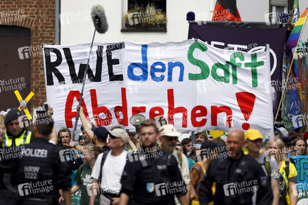 'Ende Gelände' Demonstration in Hochneukirch