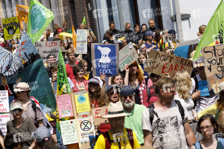'Ende Gelände' Demonstration in Hochneukirch