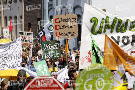 'Ende Gelände' Demonstration in Hochneukirch