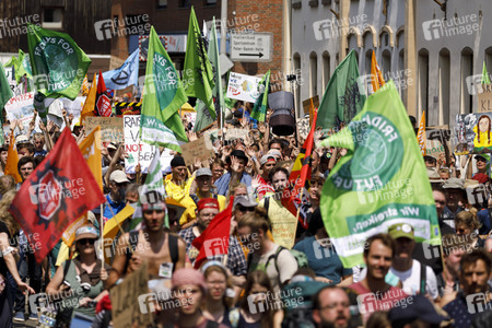 'Ende Gelände' Demonstration in Hochneukirch