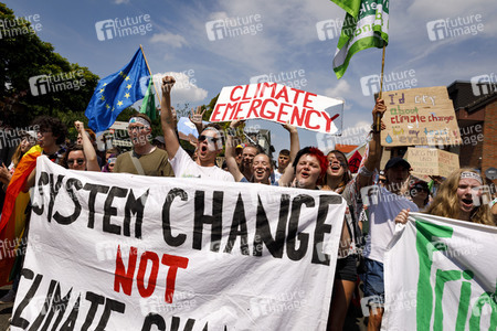 'Ende Gelände' Demonstration in Hochneukirch