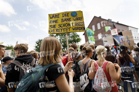 'Ende Gelände' Demonstration in Hochneukirch