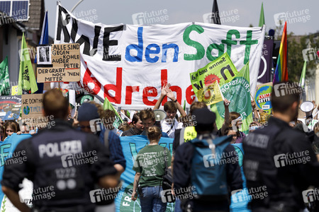 'Ende Gelände' Demonstration in Hochneukirch