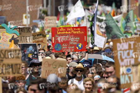 'Ende Gelände' Demonstration in Hochneukirch