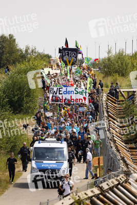 'Ende Gelände' Demonstration in Hochneukirch