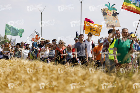 'Ende Gelände' Demonstration in Hochneukirch