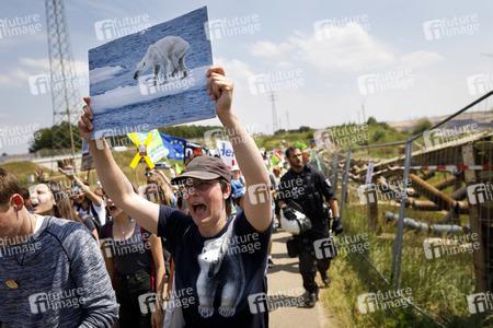 'Ende Gelände' Demonstration in Hochneukirch