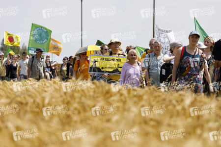 'Ende Gelände' Demonstration in Hochneukirch