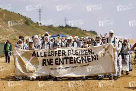 'Ende Gelände' Demonstration in Hochneukirch