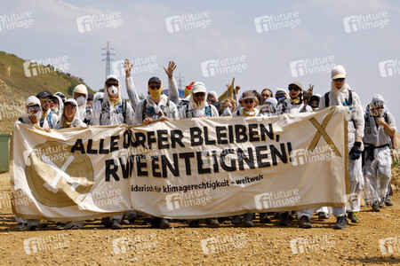 'Ende Gelände' Demonstration in Hochneukirch