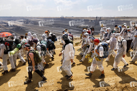 'Ende Gelände' Demonstration in Hochneukirch