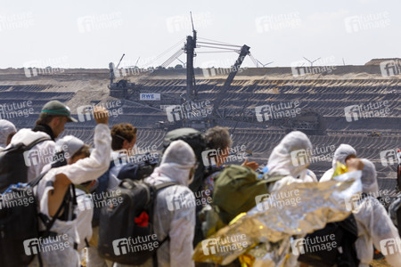 'Ende Gelände' Demonstration in Hochneukirch