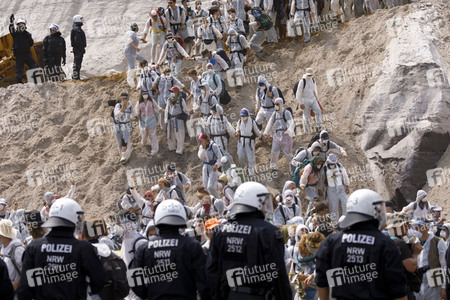 'Ende Gelände' Demonstration in Hochneukirch