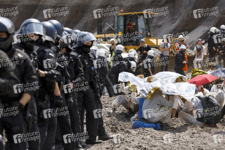 'Ende Gelände' Demonstration in Hochneukirch