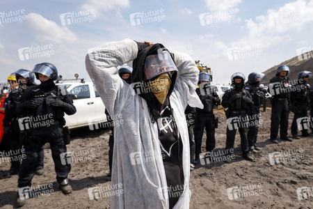 'Ende Gelände' Demonstration in Hochneukirch