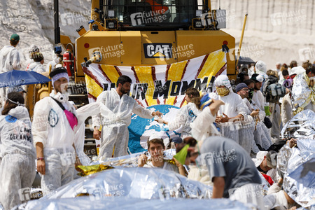 'Ende Gelände' Demonstration in Hochneukirch