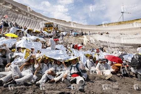 'Ende Gelände' Demonstration in Hochneukirch