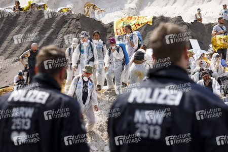 'Ende Gelände' Demonstration in Hochneukirch
